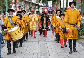 Desfile bernabeo del pasado año por las calles del Casco Antiguo.