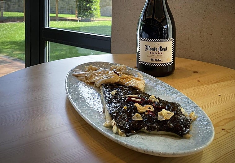 Apetitoso aspecto de la propuesta de Ventura y Gabi de rodaballo maridado con un cuvée de Monte Real para la ocasión.