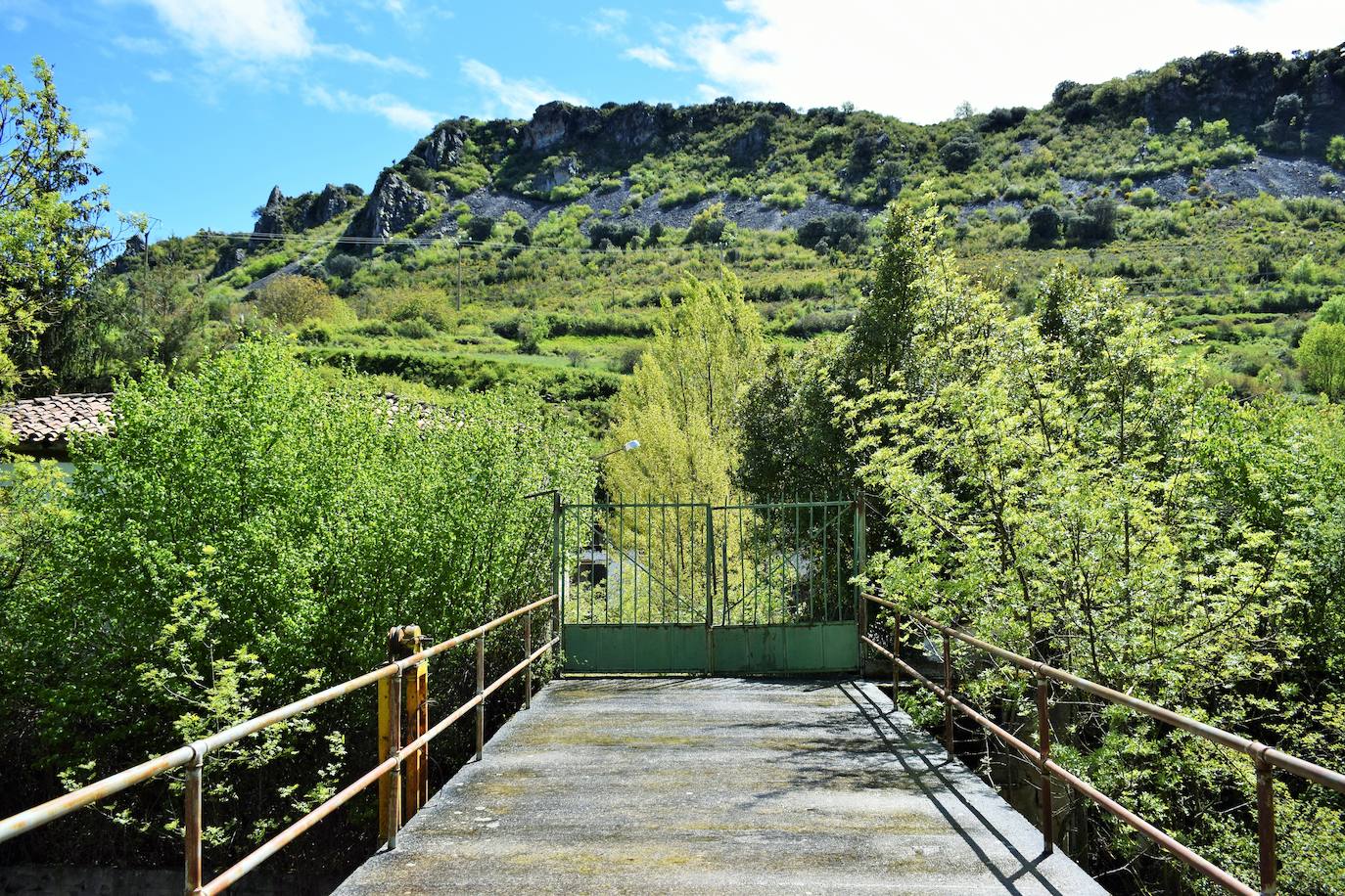 Las imágenes del estado de abandono de la piscifactoria