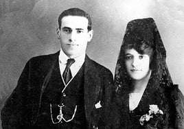 La cerverana Ramona Zapatero con su marido Ramón Bengaray.