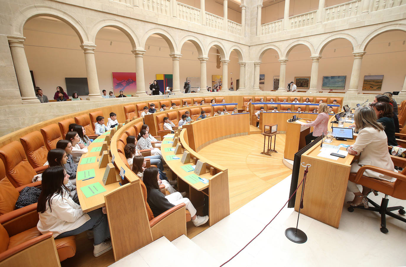 El Parlamento de La Rioja acoge la celebración del Pleno infantil