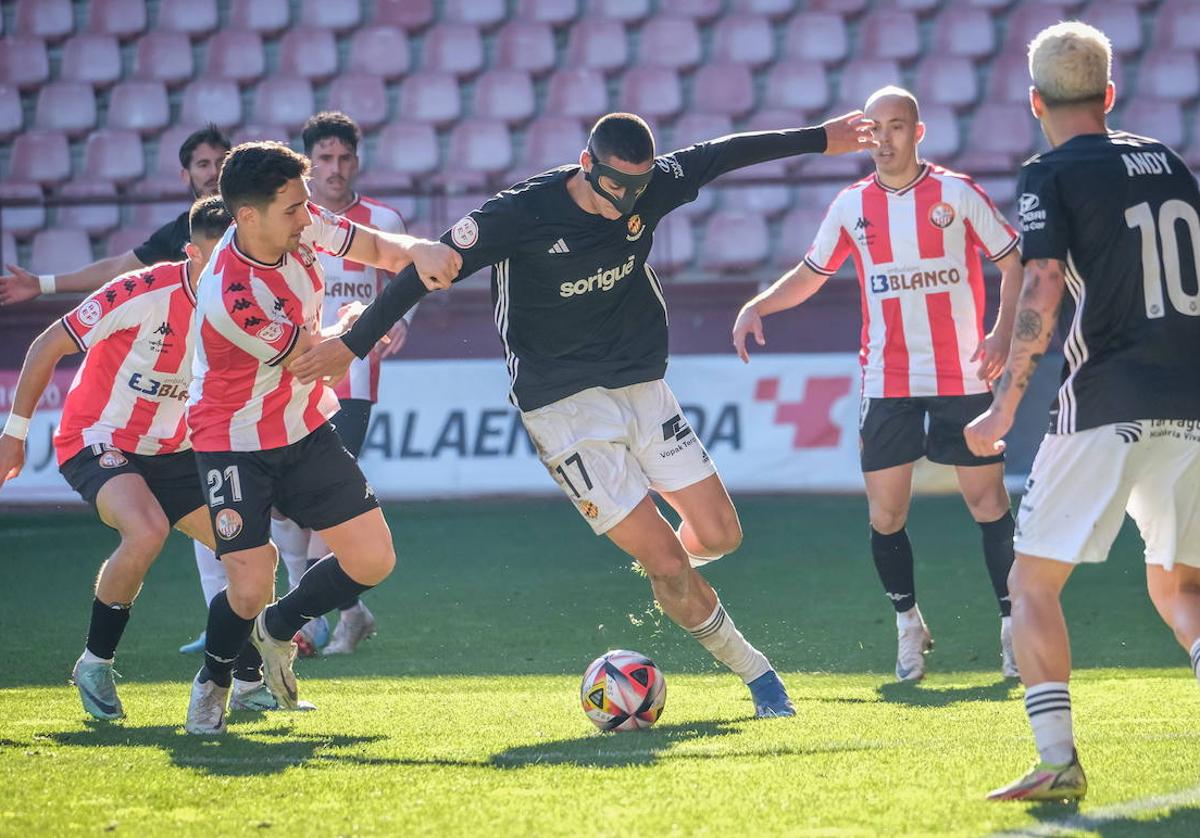 Imagen del encuentro que disputaron la SDL y el Nástic en Las Gaunas,