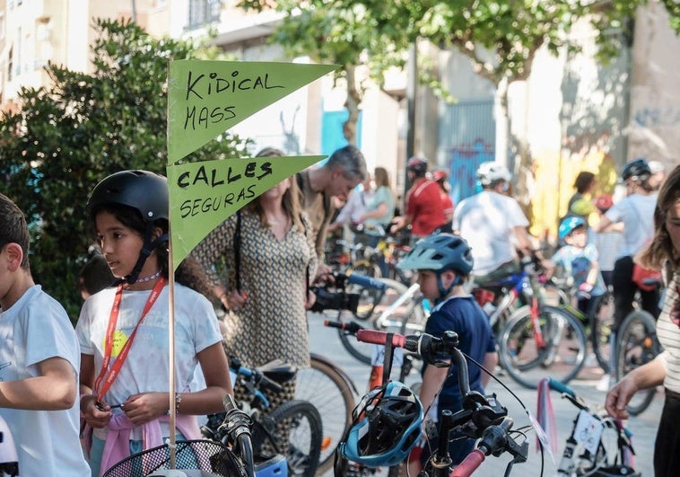 En bici para pedir unas calles seguras