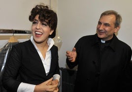 Francesca Chaouqui y Lucio Ángel Vallejo Balda, en 2014 en el Vaticano