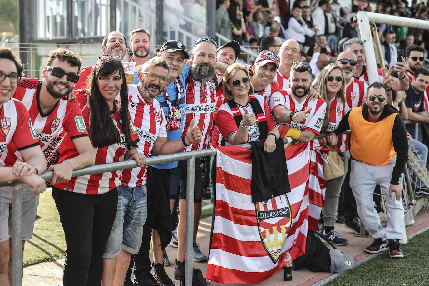 Las imágenes de la afición de la UDL en Guijuelo