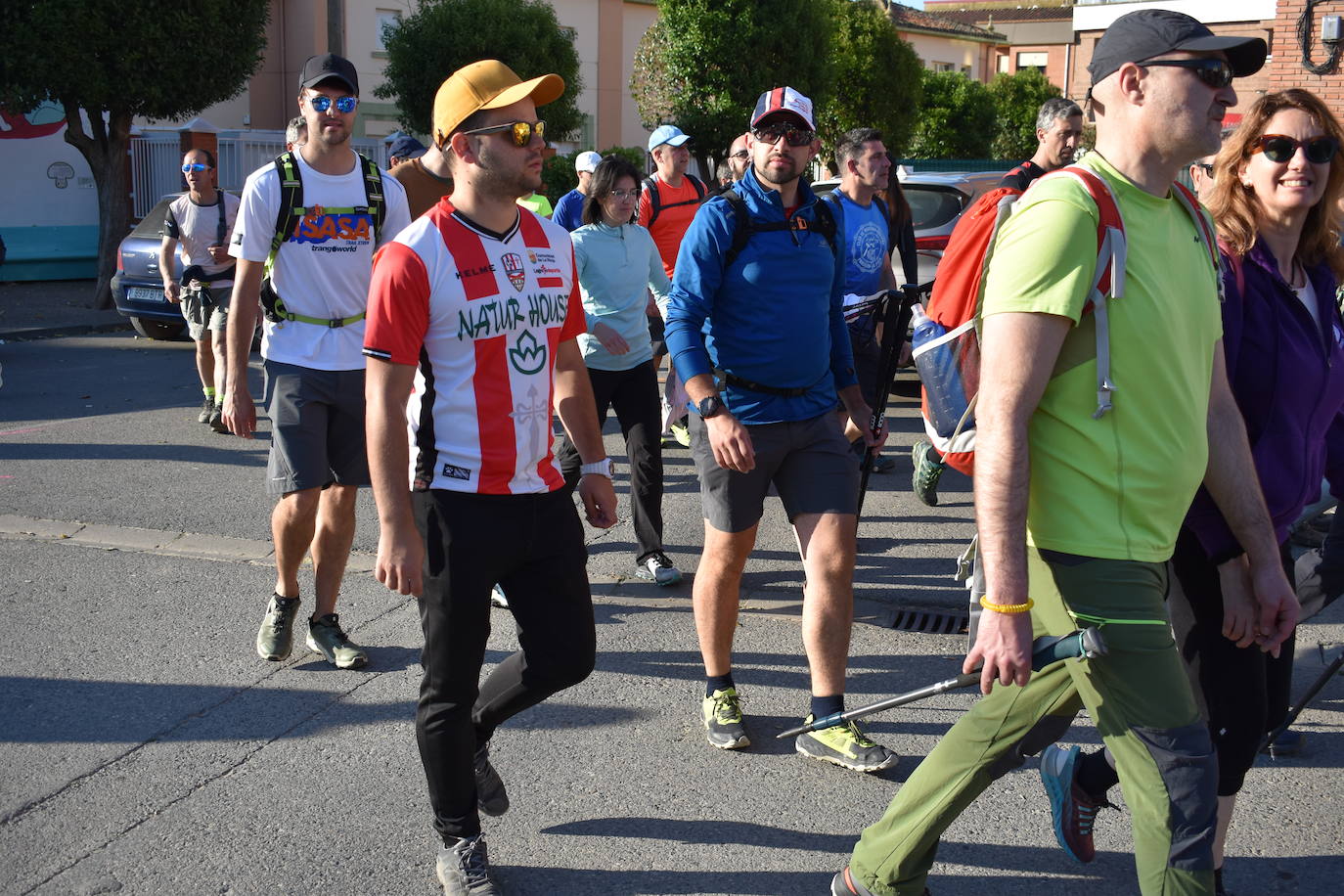 Dos marchas senderistas reúnen más de trescientas personas en Pradejón y Rincón de Soto