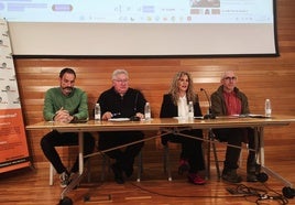 David Remírez, José Andrés Pérez, Isabel Ribote y José García Vaquero, de Fundación Cáritas Chavicar, este martes en la Casa de los Periodistas