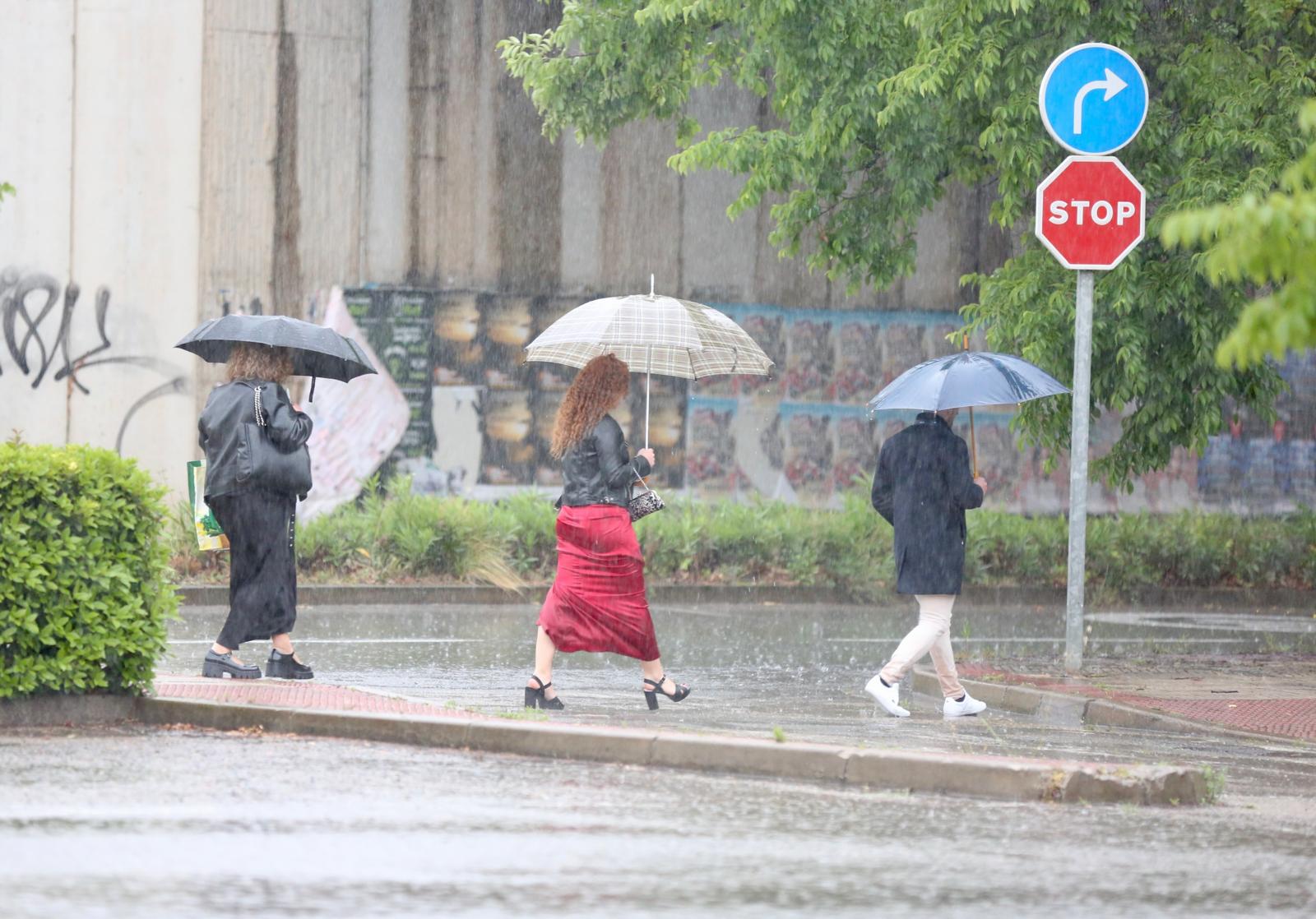 Intensa tormenta sobre Logroño