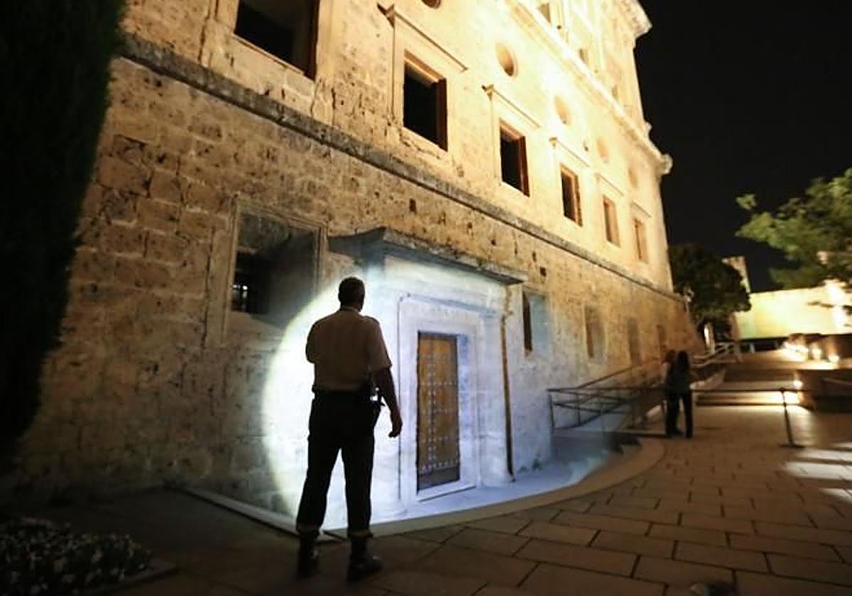 Seguridad, privada y sin reglamento