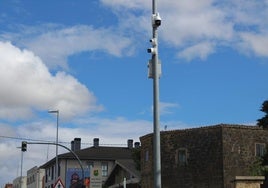 Una de las cámaras de vigilancia instaladas en el acceso a Labastida.