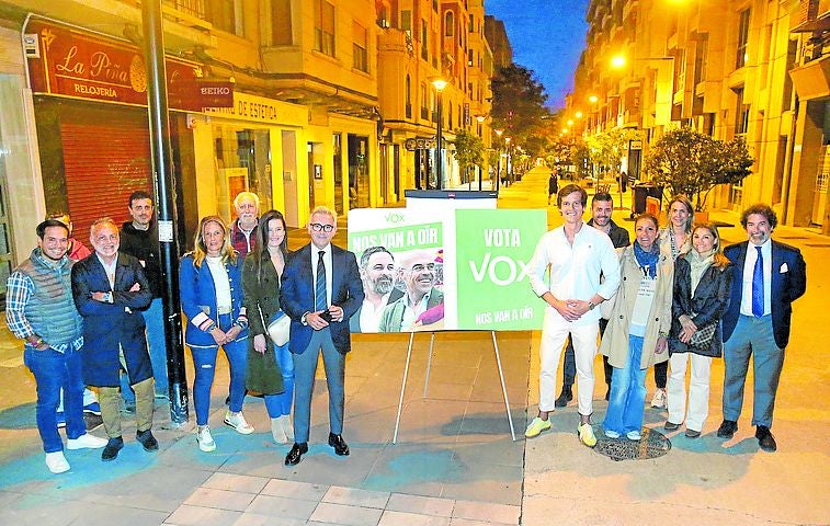 Equipo de Vox, con Héctor Alacid como candidato.