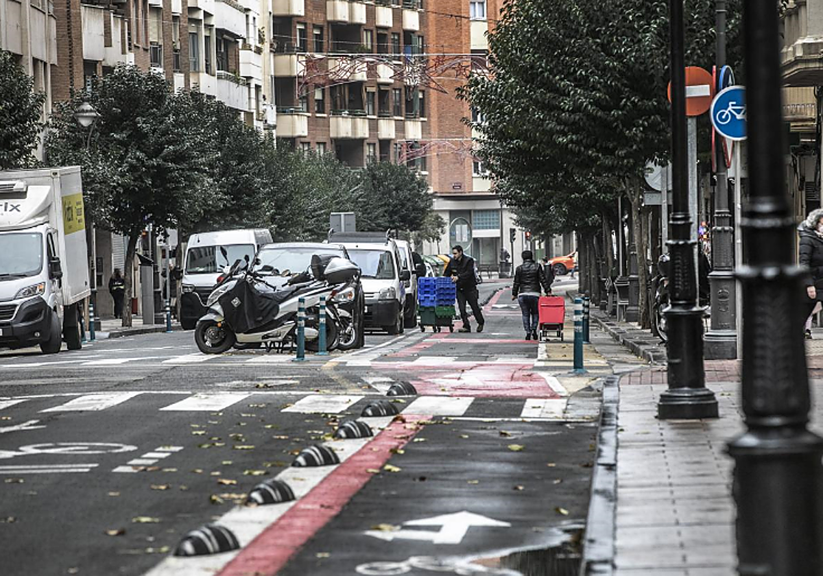 Duquesa de la Victoria, reorganizada a base de urbanismo táctico.