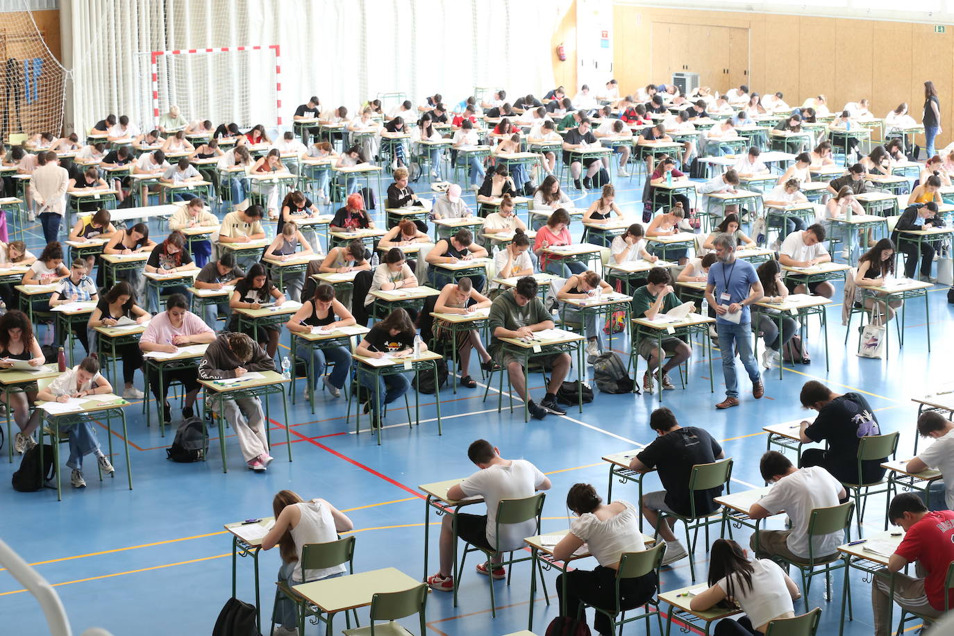 Los alumnos riojanos encaran los diez últimos días de preparación antes de la EBAU.