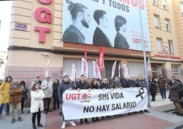 Miembros de UGT en su protesta en enero, cuando ocurrió el primer accidente laboral mortal de 2024; ahora ya van cuatro.