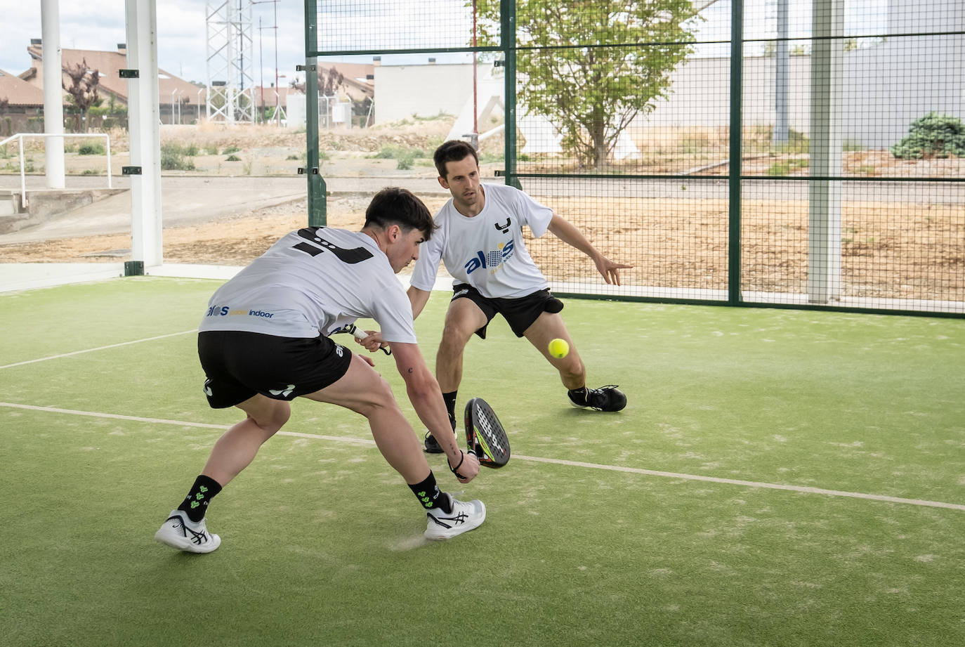 Ortodoncia Muro y Re9 toman ventaja en el torneo de pádel Empresas de La Rioja