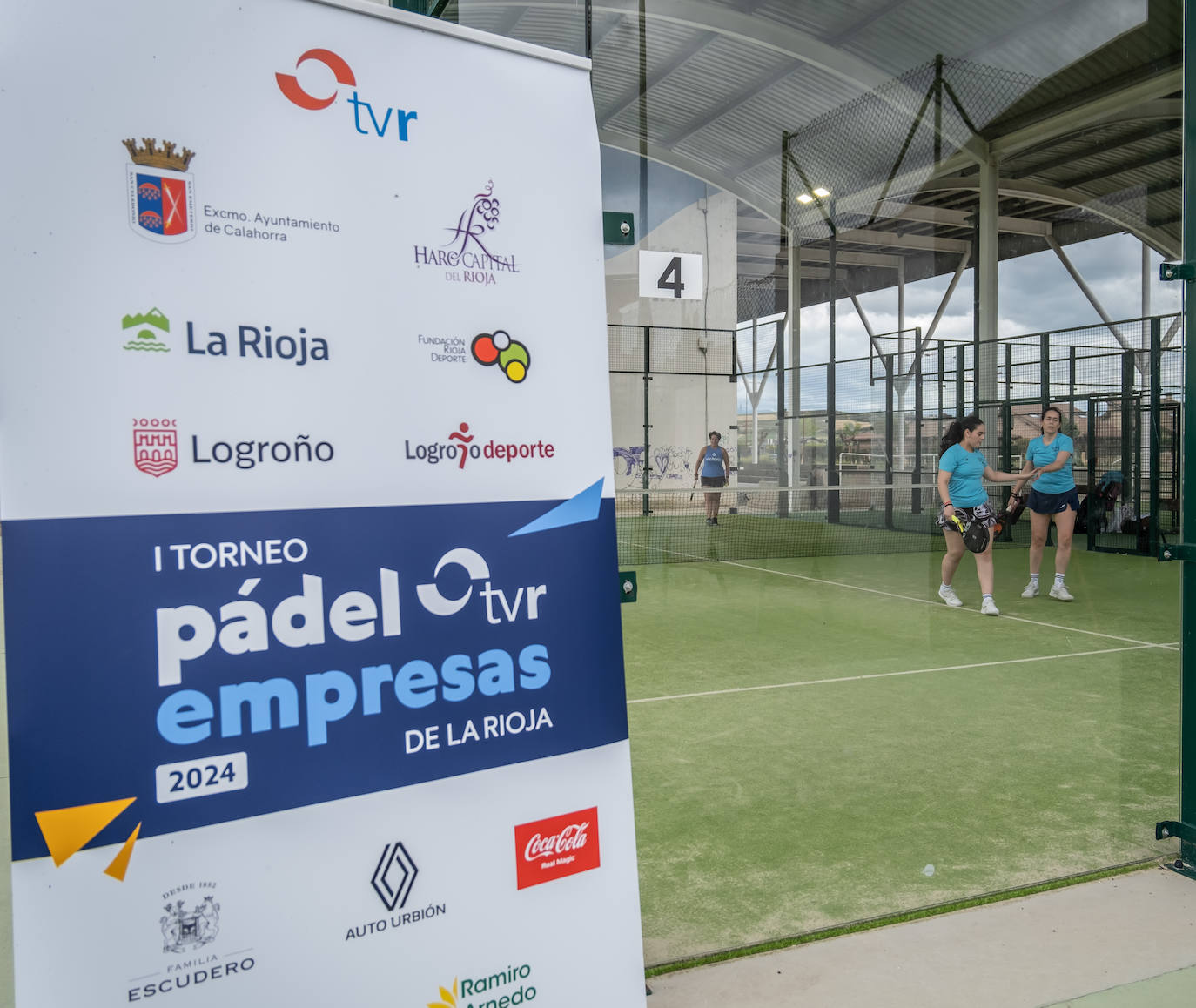 Ortodoncia Muro y Re9 toman ventaja en el torneo de pádel Empresas de La Rioja