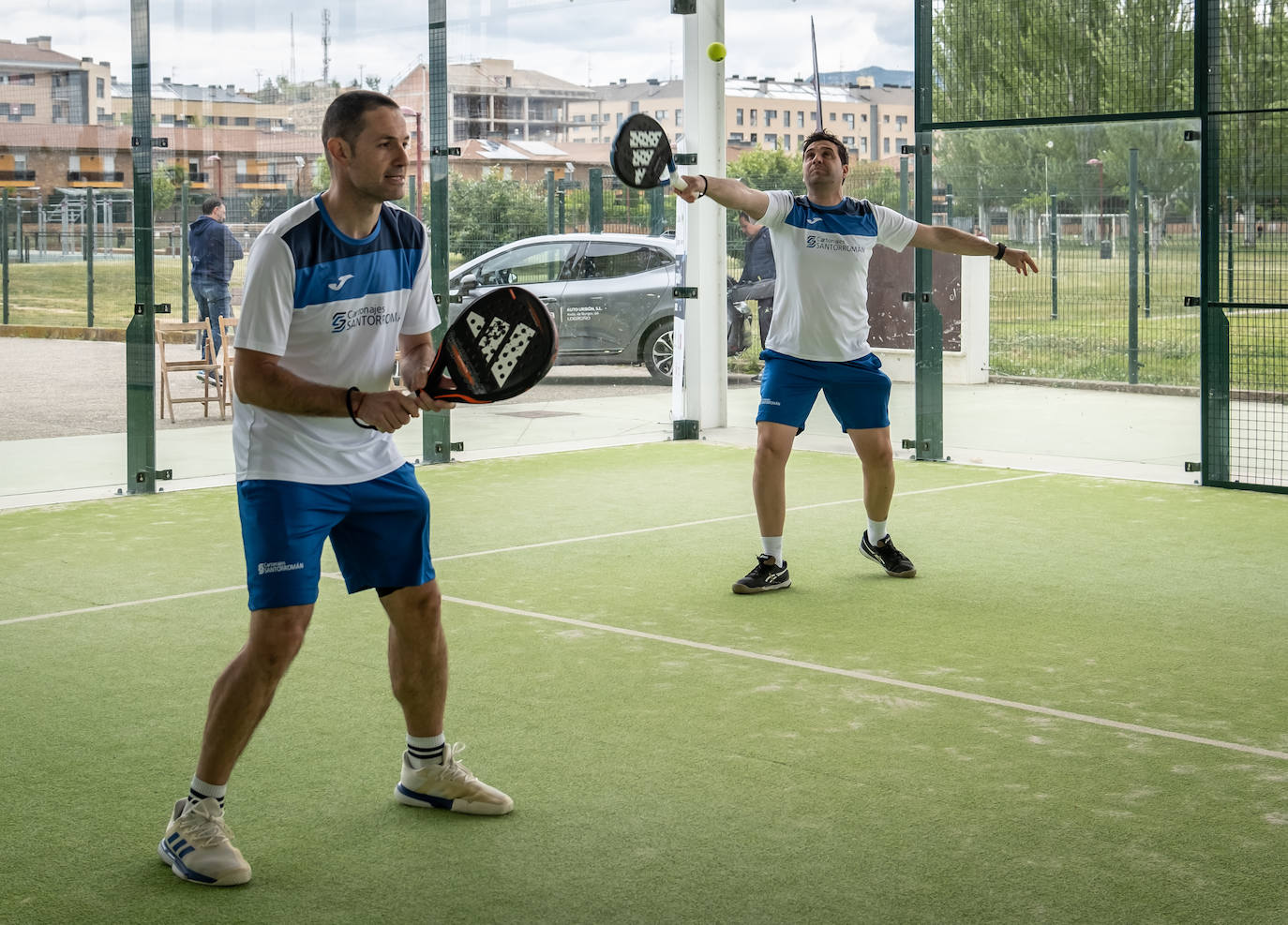 Ortodoncia Muro y Re9 toman ventaja en el torneo de pádel Empresas de La Rioja