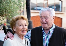 Manolo Lavín junto a su mujer, Luchi.