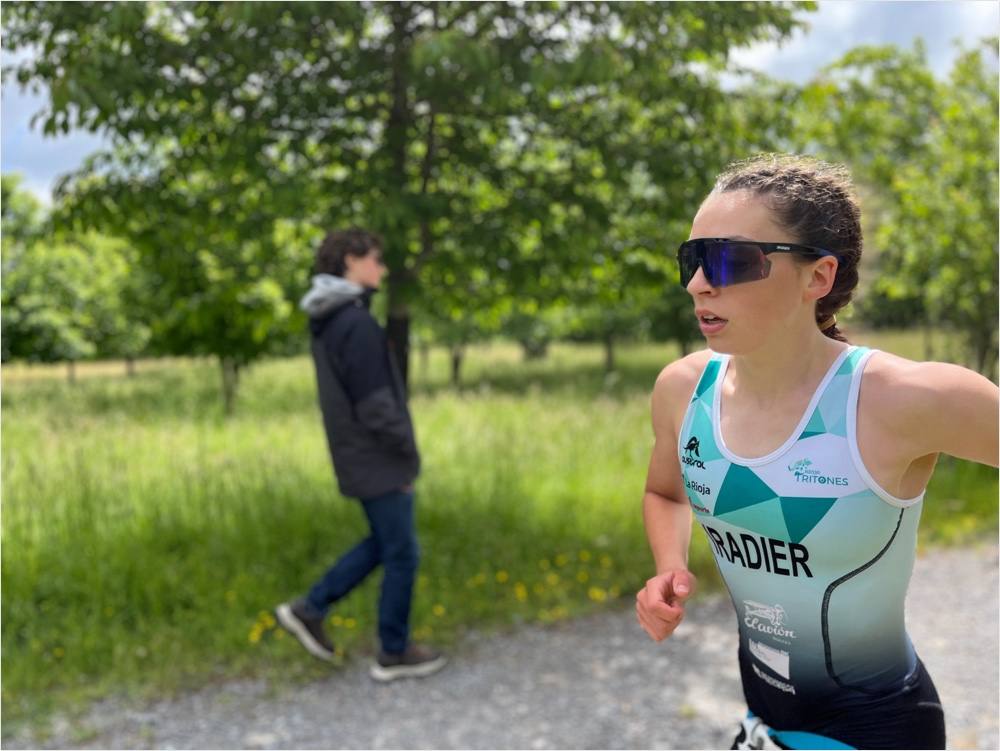 Del Alámo y Remírez ganan el triatlón de El Rasillo