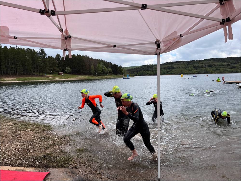 Del Alámo y Remírez ganan el triatlón de El Rasillo