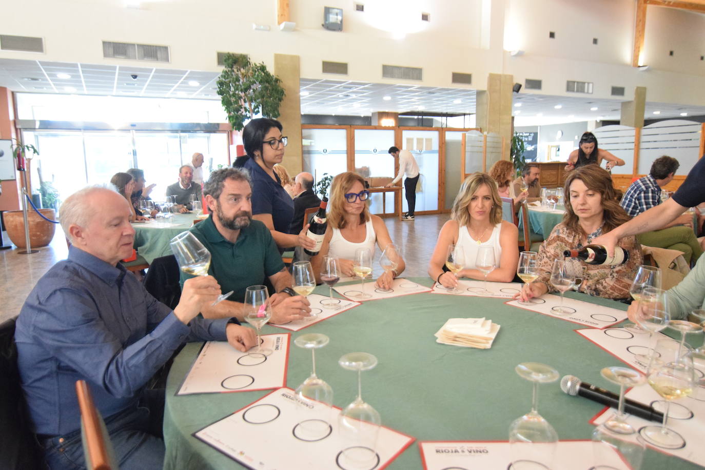 Entrega de premios y cata de los vinos de Ramón Bilbao