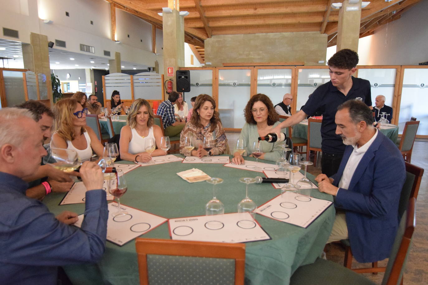 Entrega de premios y cata de los vinos de Ramón Bilbao