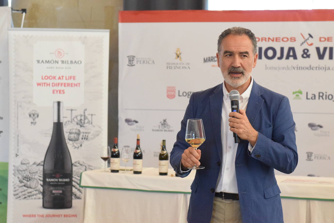 Entrega de premios y cata de los vinos de Ramón Bilbao