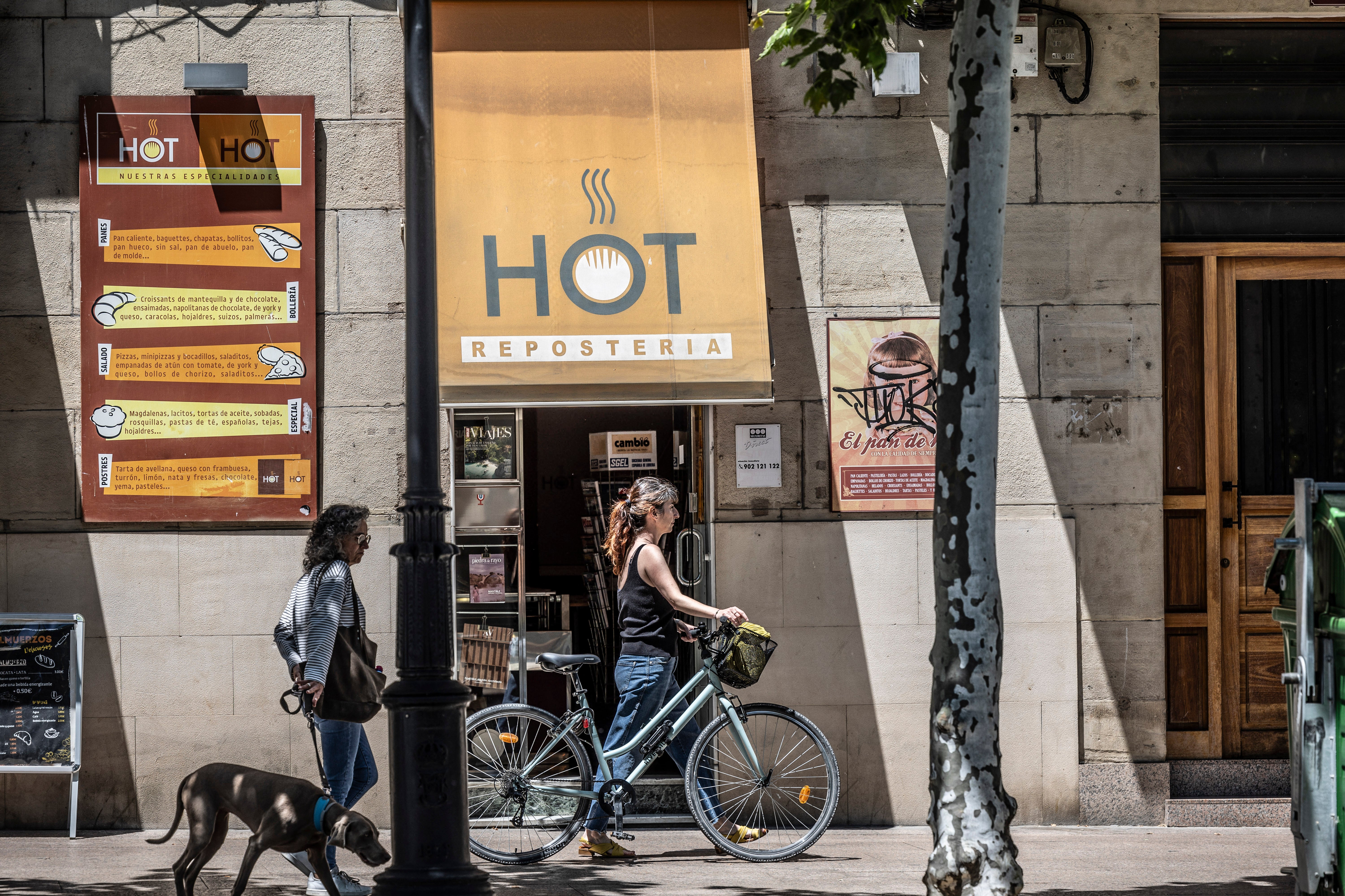 El sol, sin excesos en los termómetros, ha vuelto a ser protagonista este martes en las calles de Logroño