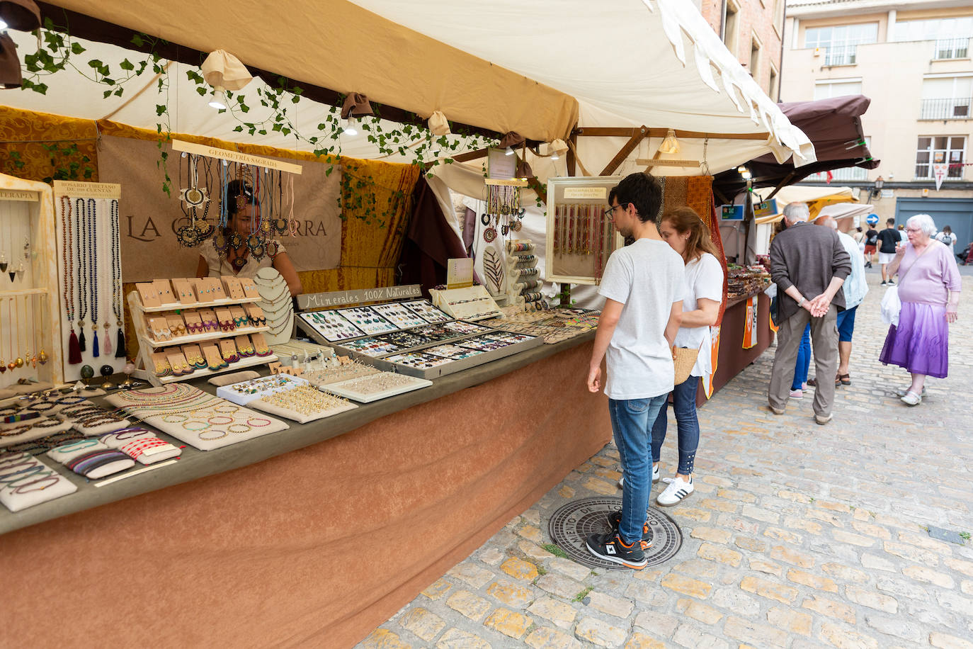 Logroño disfruta de los mercados de San Bernabé