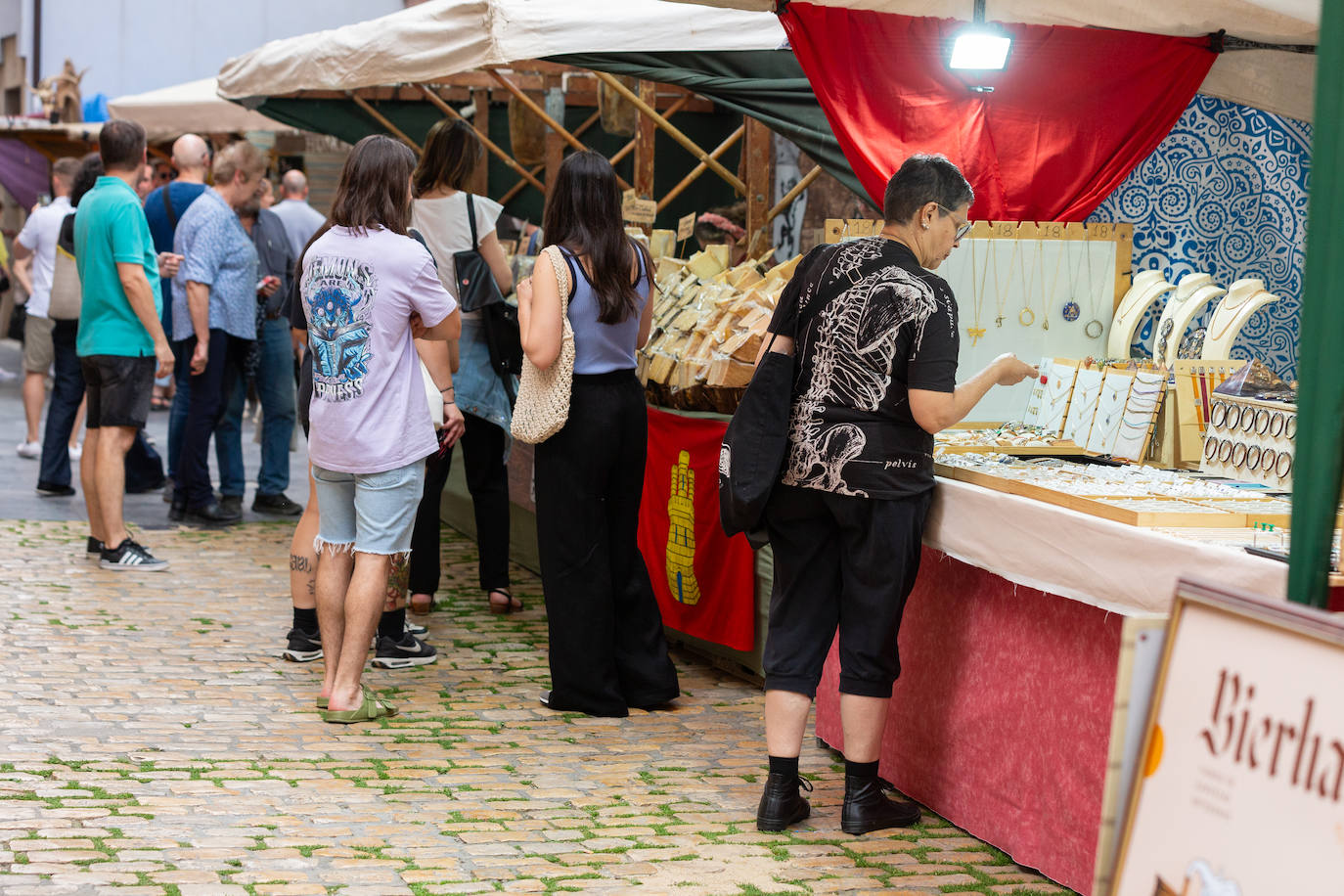 Logroño disfruta de los mercados de San Bernabé