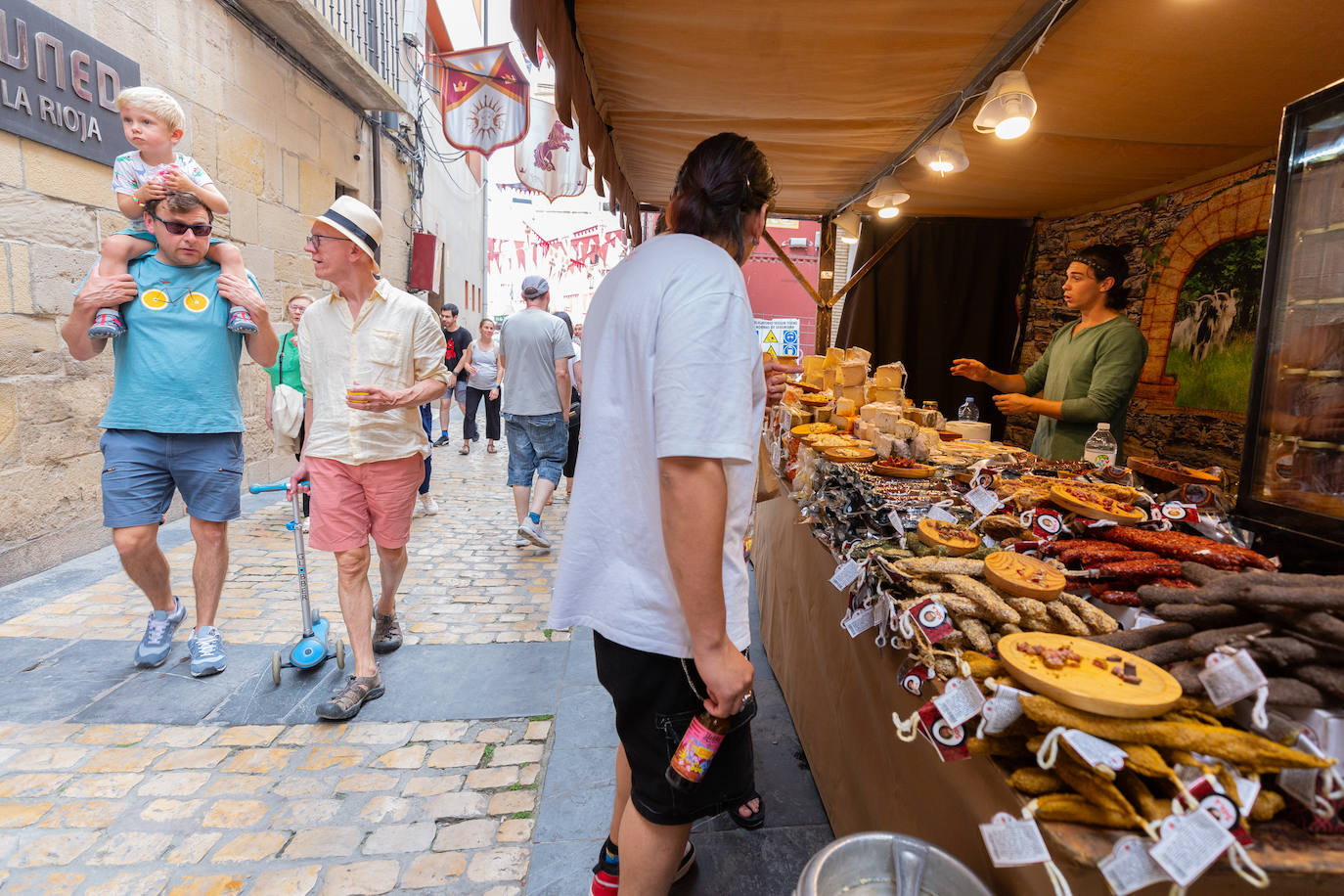 Logroño disfruta de los mercados de San Bernabé