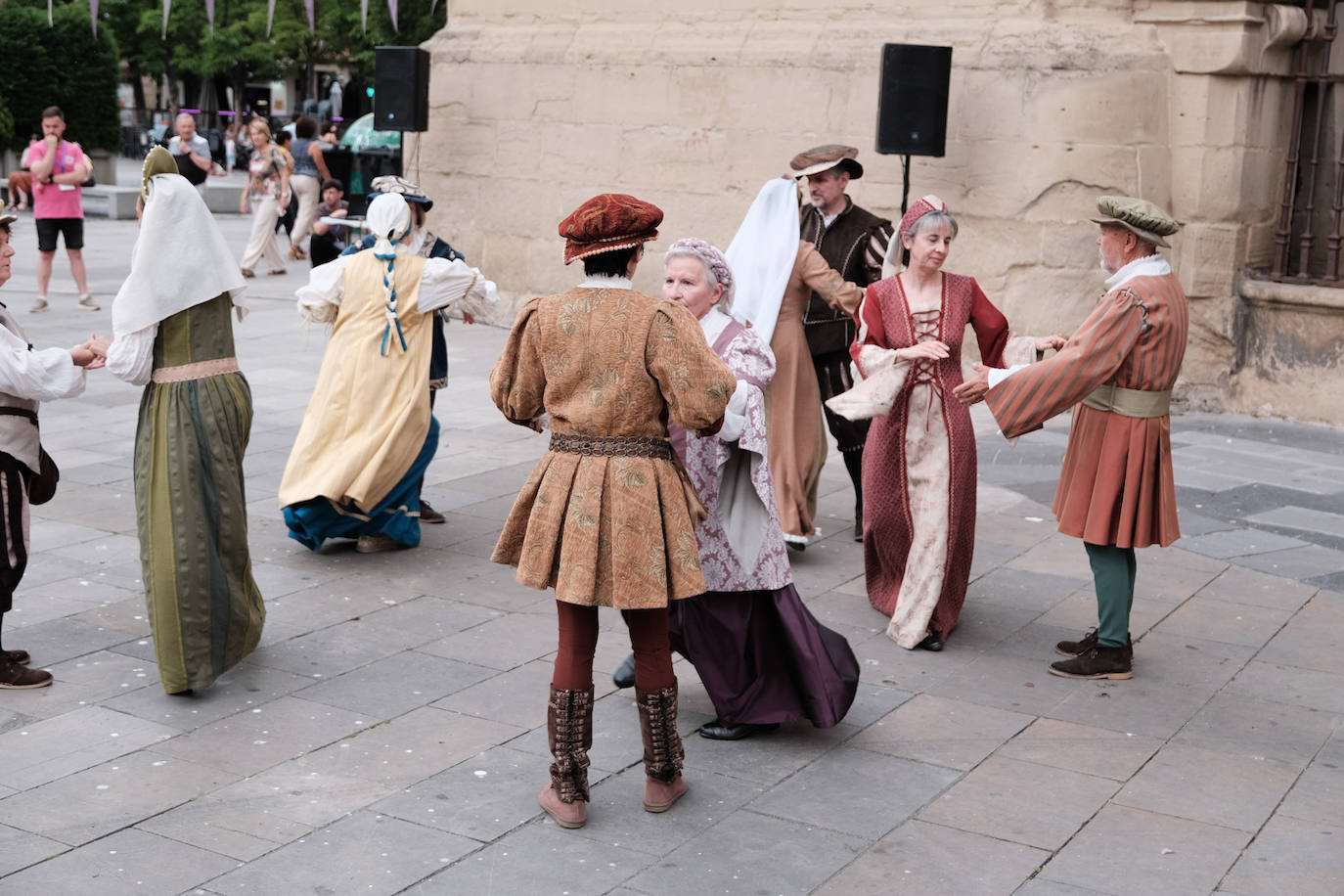 Pregón infantil y bailes renancentistas