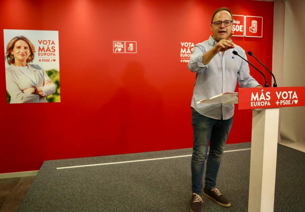 «Es necesario que todo el voto progresista se concentre en el PSOE», dice Luena