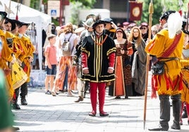 Desfile de Carlos V por las calles de Logroño