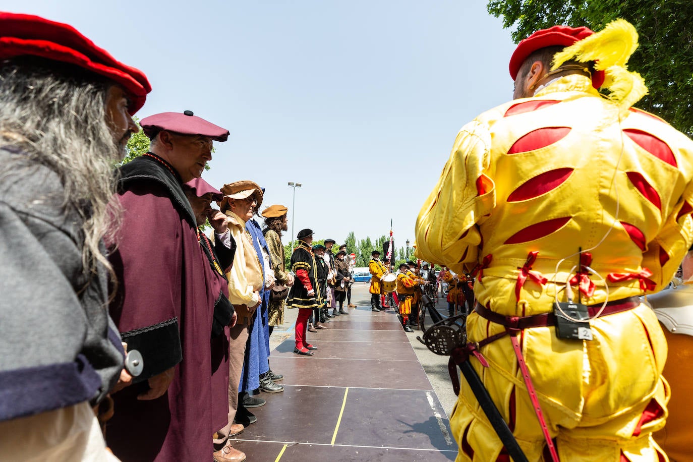 Desfile de Carlos V por las calles de Logroño