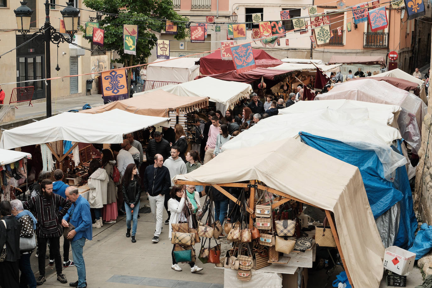 Ambiente bernabeo y mercado renacentista