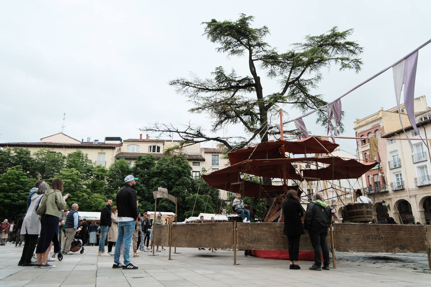 Ambiente bernabeo y mercado renacentista