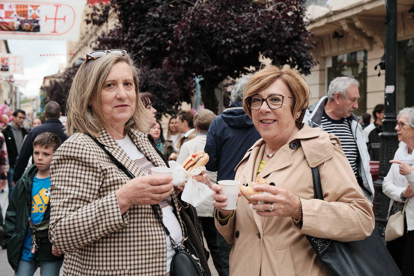 Degustación de panceta curada con pimientos. Peña Los Brincos