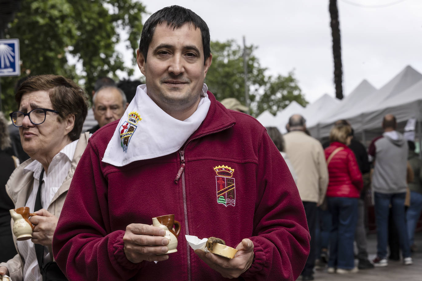 Logroño cumple con la tradición del reparto del pez