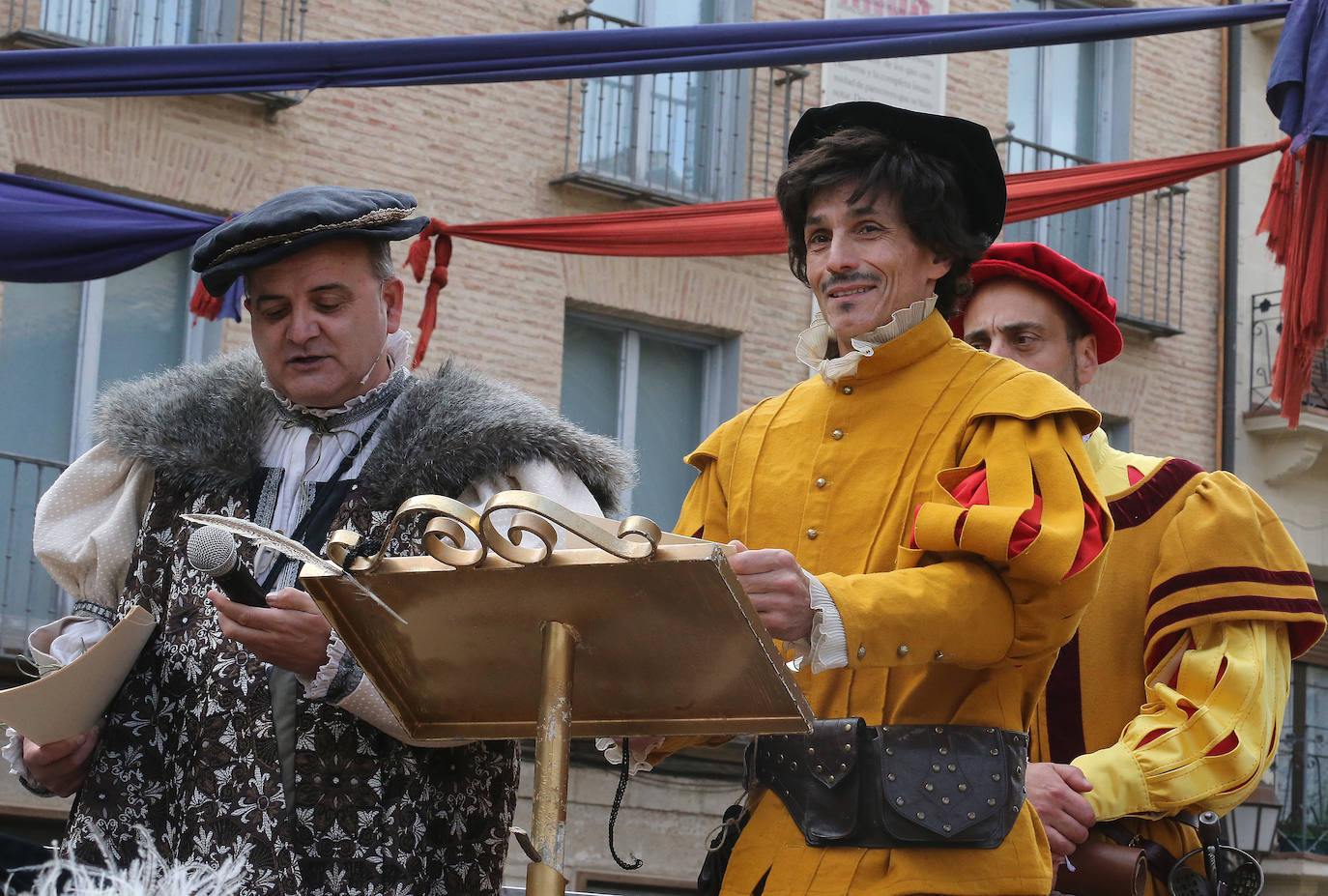 Homenaje a la Ciudad de Logroño. Llegada de Carlos V y entrega de la Flor de Lis al Escudo de Logroño