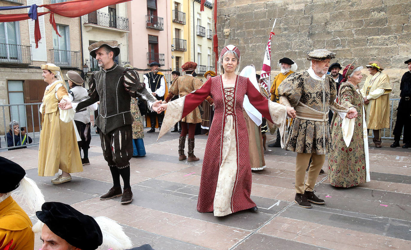 Homenaje a la Ciudad de Logroño. Llegada de Carlos V y entrega de la Flor de Lis al Escudo de Logroño