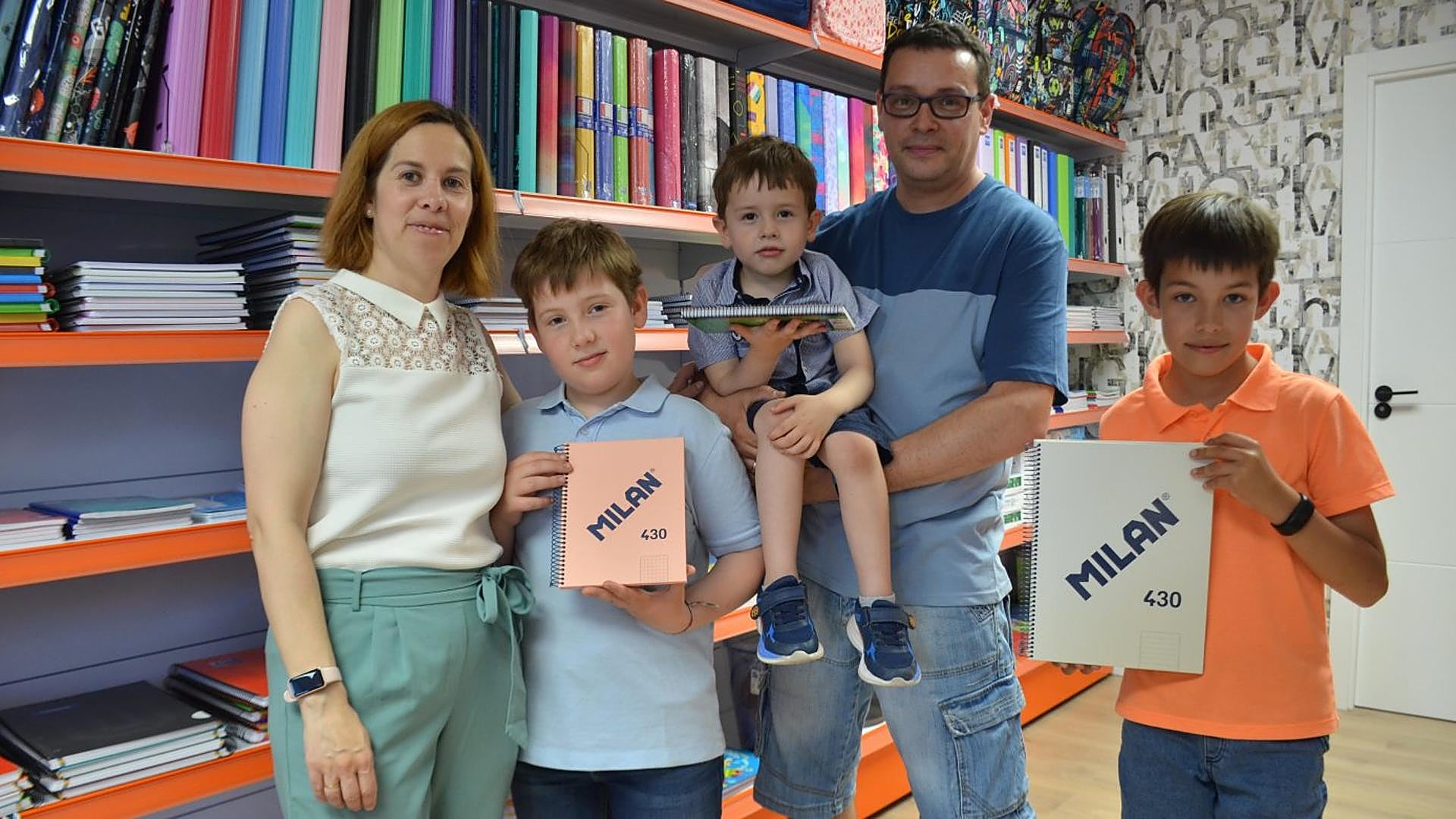 Libreria dos más tres