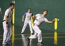 Partido de aficionados en el Adarraga.
