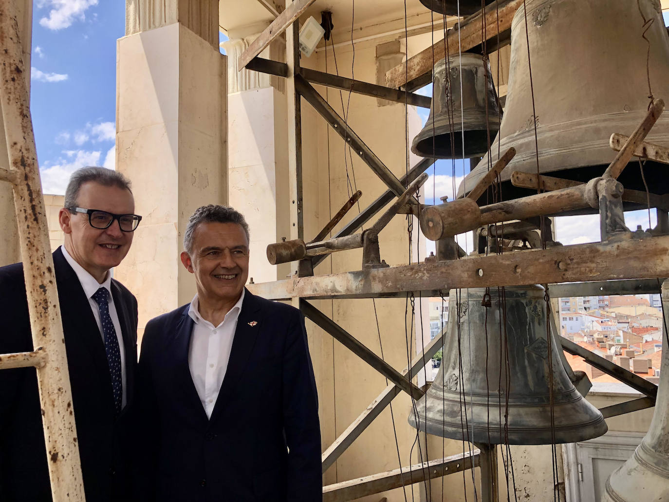 José Ángel Pérez y Conrado Escobar, en la torre.