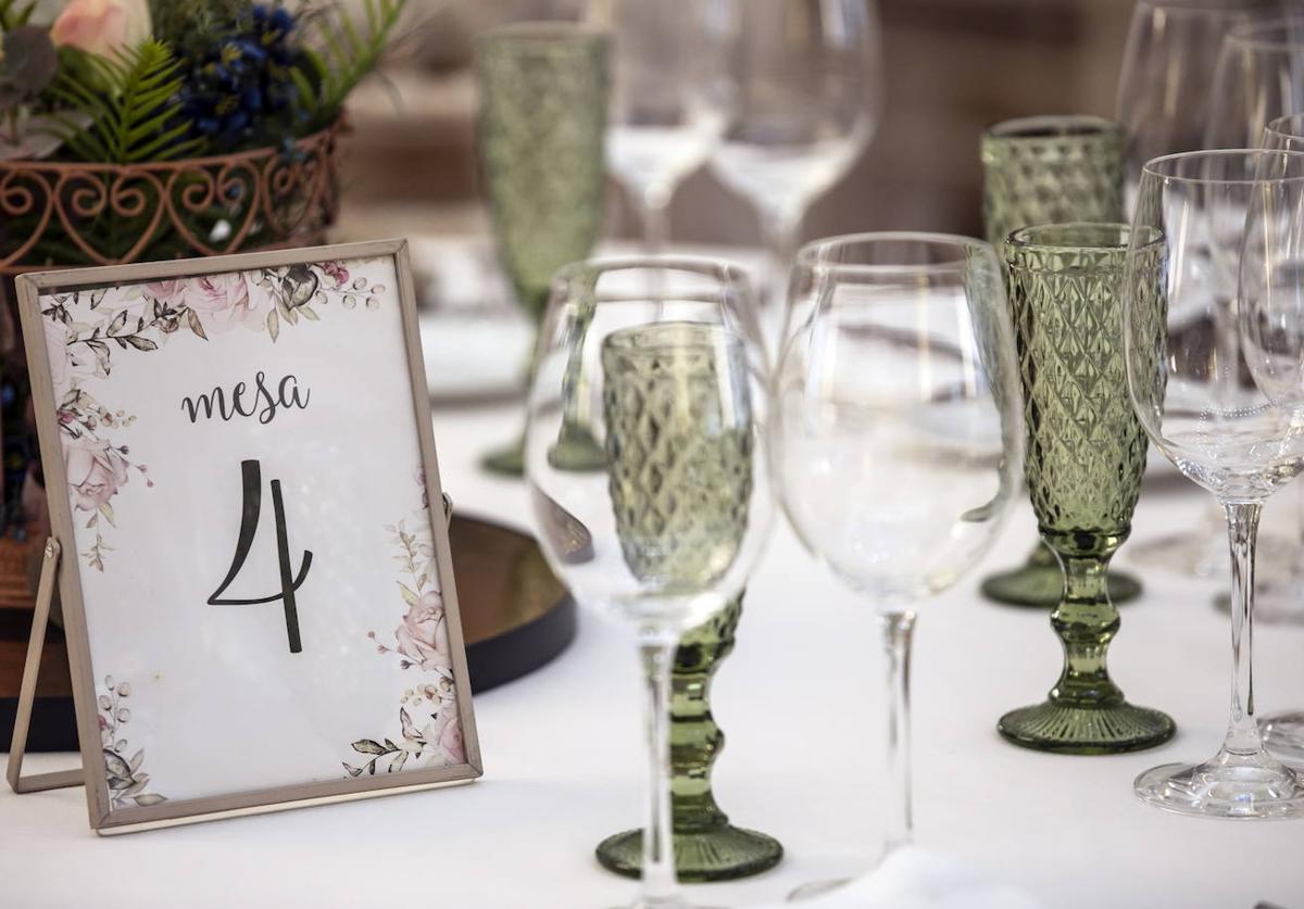 Detalle de un banquete de boda.