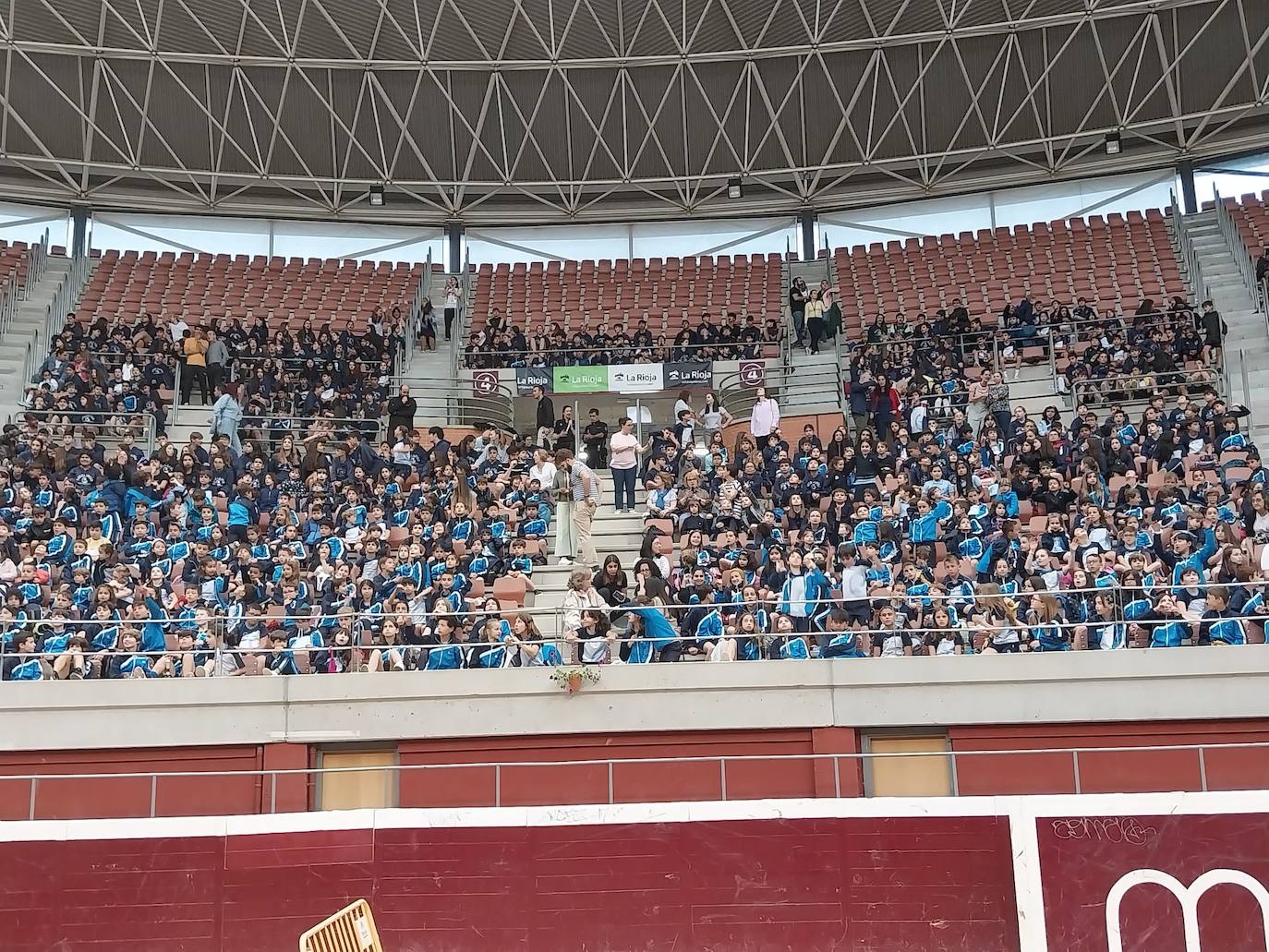 Exhibición de la Policía Nacional para niños en La Ribera