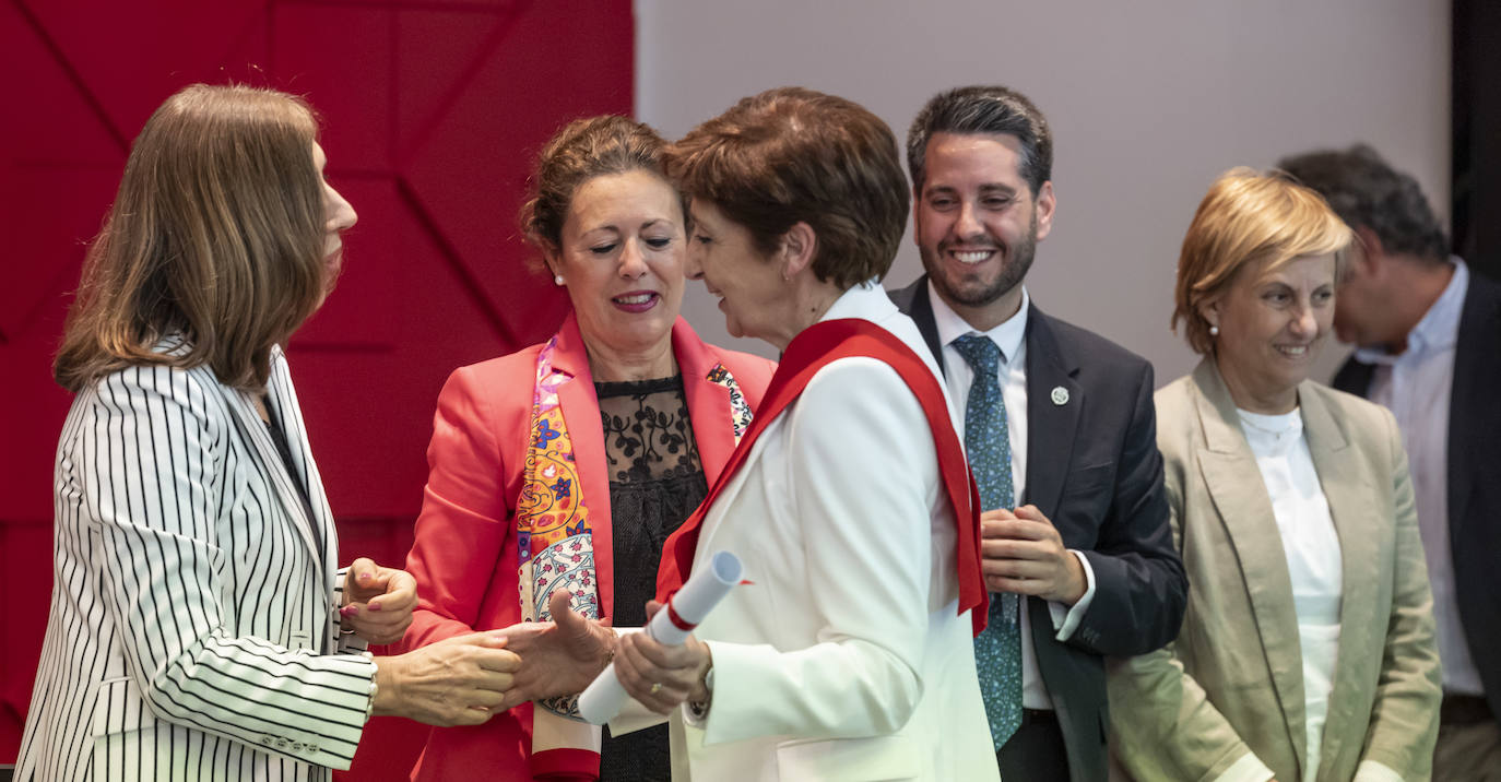 Graduación de adultos en la Universidad de la Experiencia