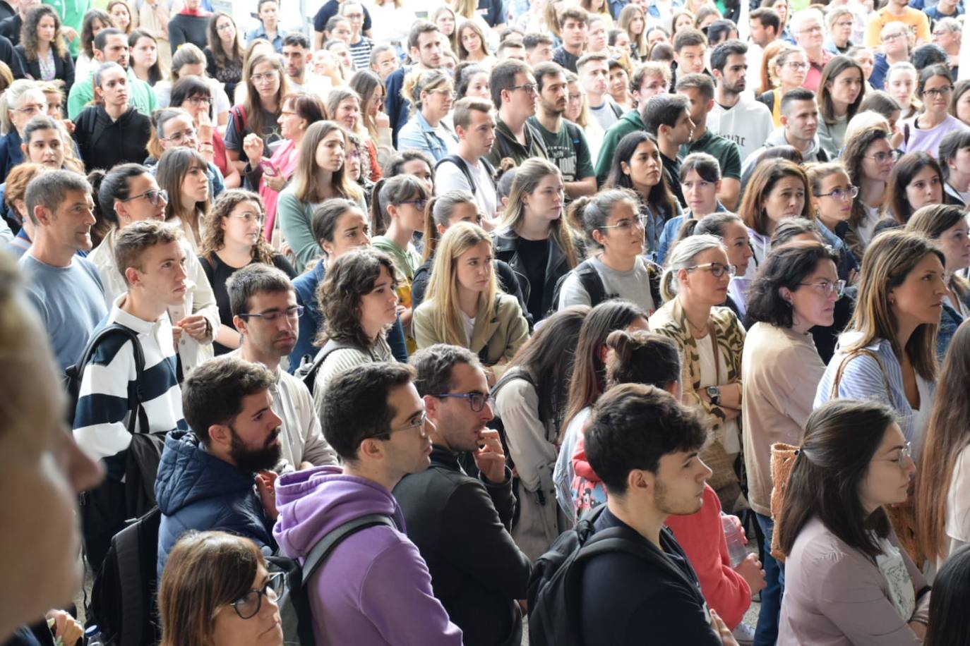 Cientos de aspirantes, en las oposiciones de Educación