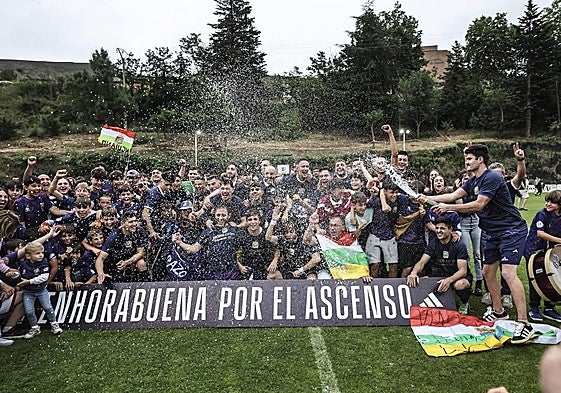 Anguiano celebra el ascenso de su equipo a Segunda Federación