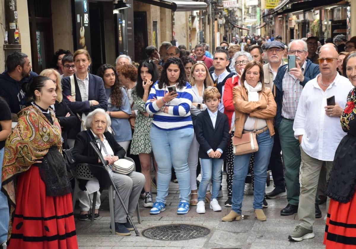 La calle San Juan ya está de fiesta